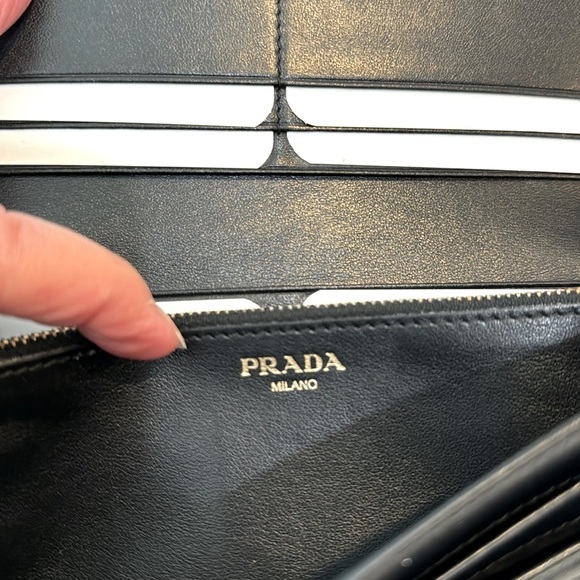 Authentic Prada Diamond Quilted Continental Wallet - Picture 11 of 12